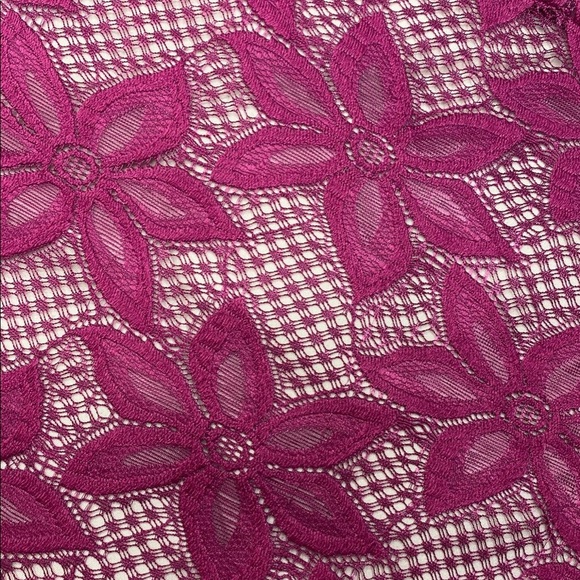 Lularoe Lindsay Top | RETIRED | 🎁 w/all orders! - Picture 2 of 3